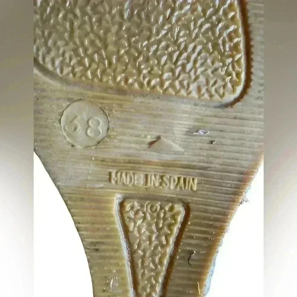 Lambskin super soft wedges bought & made in Spain. Size 38. Gold buckle. Worn 2X - Picture 6 of 7